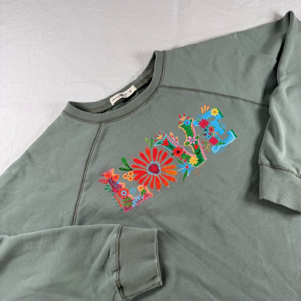 Natural Life Women's Size M Sage Green Floral Graphic Boho Raw Hem Sweatshirt